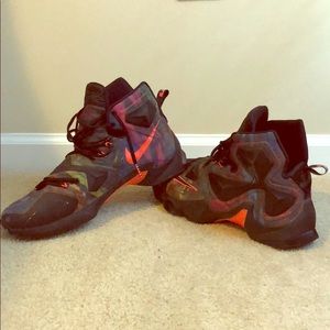 Lebron 13 “Akronite”